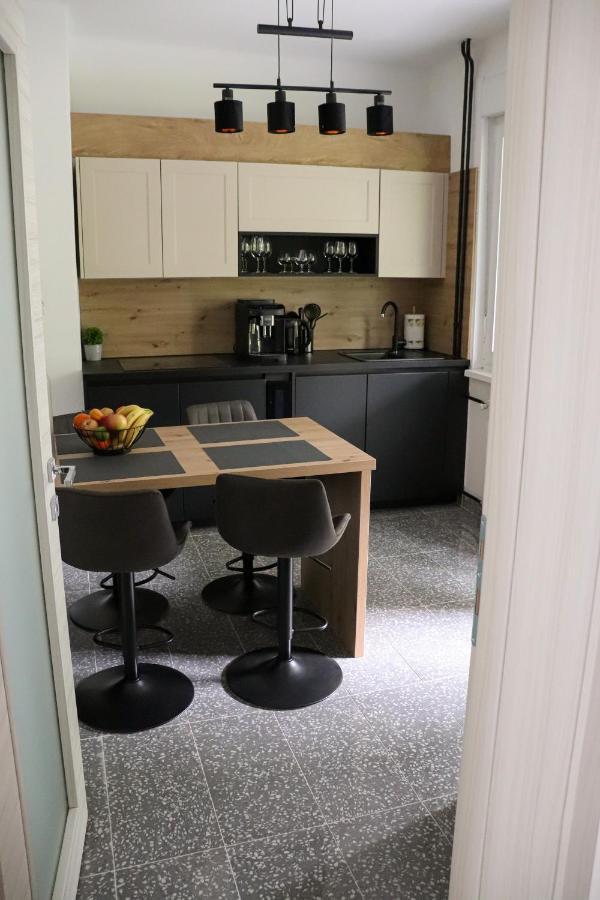 'Nap' Apartment โอซีเยก ภายนอก รูปภาพ